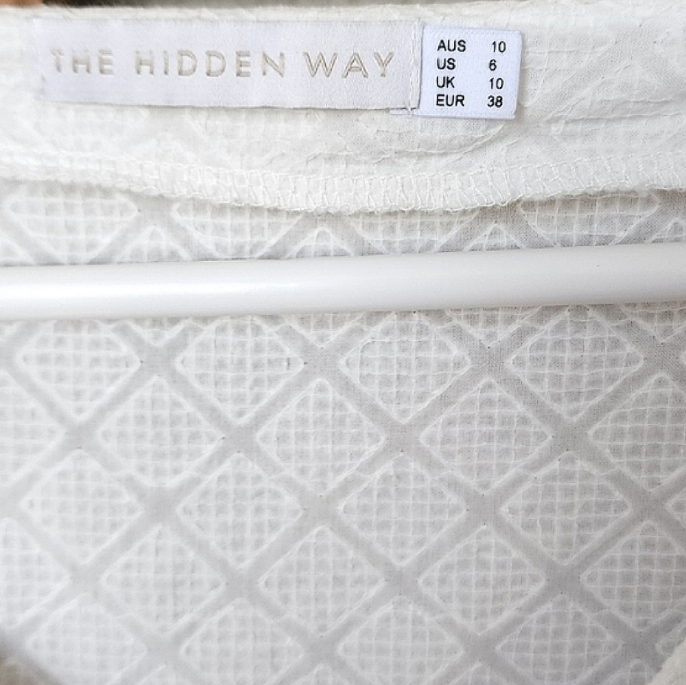 HIDDEN WAY top white blouse 100% cotton Size 10 - Picture 4 of 8